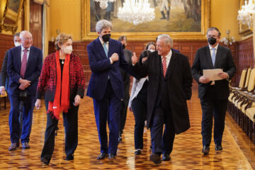 Visita de John Carry, emviado especial de Estados Undos en materia de cambio climático, a Palacio Nacional