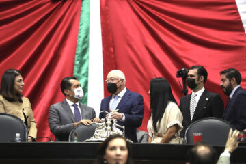 Ken Salazar, embajador de Estados Unidos, se reunión con diputados en San Lázaro. Foro: Cámara de Diputados