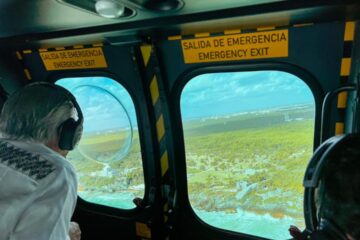 Andrés Manuel López Obrado sobrevolando la zona del Tren Maya. Foto: Facebook Andrés Manuel López Obrador